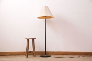 ヴィンテージ家具　デンマーク　シンプルなデザインで取り入れやすいフロアスタンド(スタンド照明、スタンドライト、ビンテージ)(R-050394)