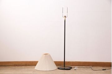 ヴィンテージ家具　デンマーク　シンプルなデザインで取り入れやすいフロアスタンド(スタンド照明、スタンドライト、ビンテージ)(R-050394)