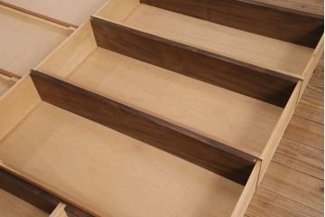 中古　軽井沢彫　衣装盆付き　菖蒲の彫刻が美しい和箪笥(衣装タンス、チェスト、着物箪笥、収納箪笥、整理箪笥)(R-050398)
