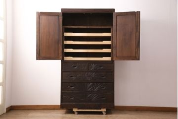 中古　軽井沢彫　衣装盆付き　菖蒲の彫刻が美しい和箪笥(衣装タンス、チェスト、着物箪笥、収納箪笥、整理箪笥)(R-050398)
