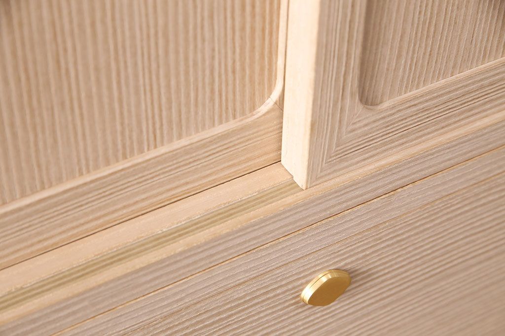 中古　国産　気品あふれる佇まいが魅力の総桐箪笥(並厚、桐たんす)(衣装箪笥、和タンス、引き出し、桐たんす)(R-050400)