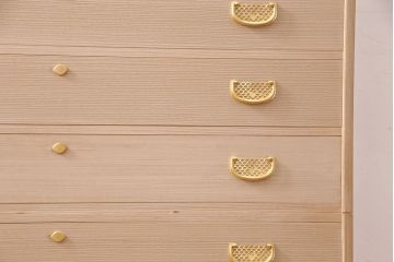 中古　国産　気品あふれる佇まいが魅力の総桐箪笥(並厚、桐たんす)(衣装箪笥、和タンス、引き出し、桐たんす)(R-050400)