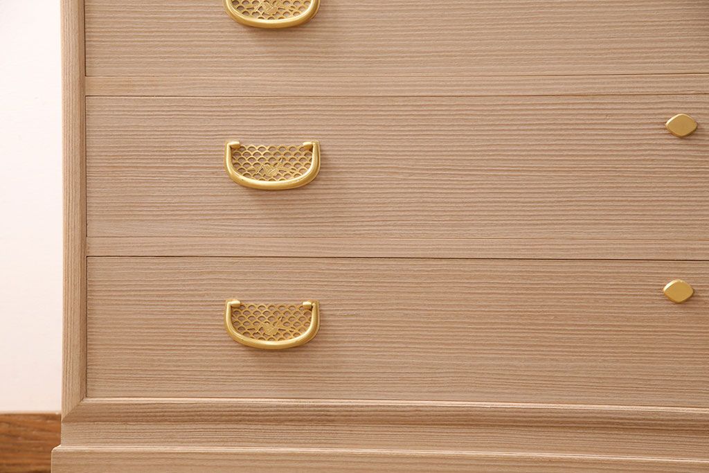 中古　国産　気品あふれる佇まいが魅力の総桐箪笥(並厚、桐たんす)(衣装箪笥、和タンス、引き出し、桐たんす)(R-050400)