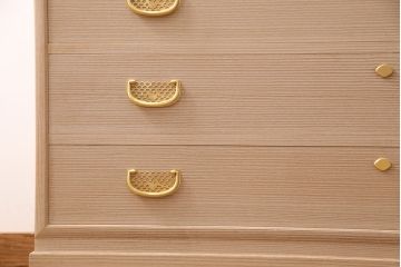 中古　国産　気品あふれる佇まいが魅力の総桐箪笥(並厚、桐たんす)(衣装箪笥、和タンス、引き出し、桐たんす)(R-050400)