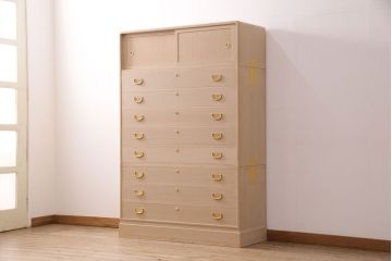 中古　国産　気品あふれる佇まいが魅力の総桐箪笥(並厚、桐たんす)(衣装箪笥、和タンス、引き出し、桐たんす)(R-050400)