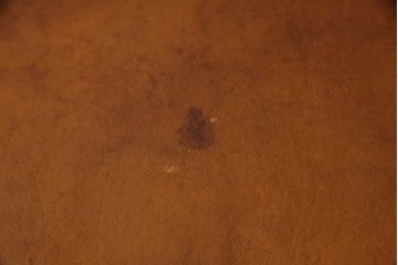 フランスアンティーク　高級品!　チーク材　真鍮の装飾が目を惹くレザートップテーブル(ワークデスク、在宅ワーク、在宅用)(R-050401)