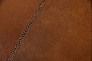 フランスアンティーク　高級品!　チーク材　真鍮の装飾が目を惹くレザートップテーブル(ワークデスク、在宅ワーク、在宅用)(R-050401)