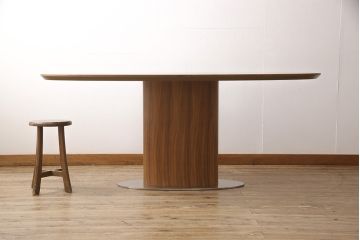 中古　ブランド家具　モダンスタイルにおすすめ!　洗練されたデザインが光るダイニングテーブル(カウンターテーブル、バーテーブル)(R-050402)