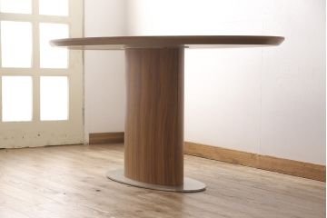 中古　ブランド家具　モダンスタイルにおすすめ!　洗練されたデザインが光るダイニングテーブル(カウンターテーブル、バーテーブル)(R-050402)