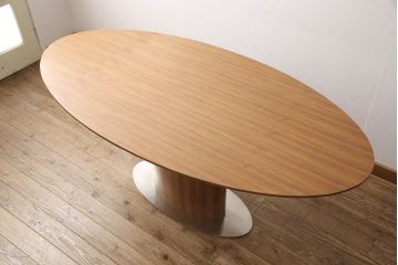 中古　ブランド家具　モダンスタイルにおすすめ!　洗練されたデザインが光るダイニングテーブル(カウンターテーブル、バーテーブル)(R-050402)