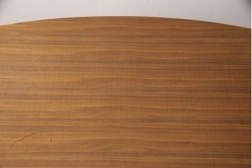 中古　ブランド家具　モダンスタイルにおすすめ!　洗練されたデザインが光るダイニングテーブル(カウンターテーブル、バーテーブル)(R-050402)