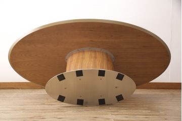 中古　ブランド家具　モダンスタイルにおすすめ!　洗練されたデザインが光るダイニングテーブル(カウンターテーブル、バーテーブル)(R-050402)
