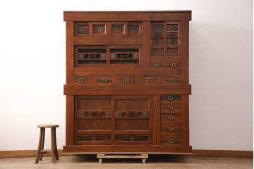 和製アンティーク　上手物!堂々とした存在感を放つ、珍しい五尺サイズの水屋箪笥(収納棚、戸棚、重ね箪笥、食器棚)(R-050403)