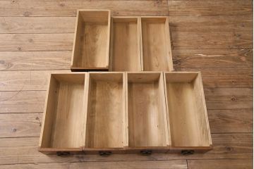 和製アンティーク　上手物!堂々とした存在感を放つ、珍しい五尺サイズの水屋箪笥(収納棚、戸棚、重ね箪笥、食器棚)(R-050403)