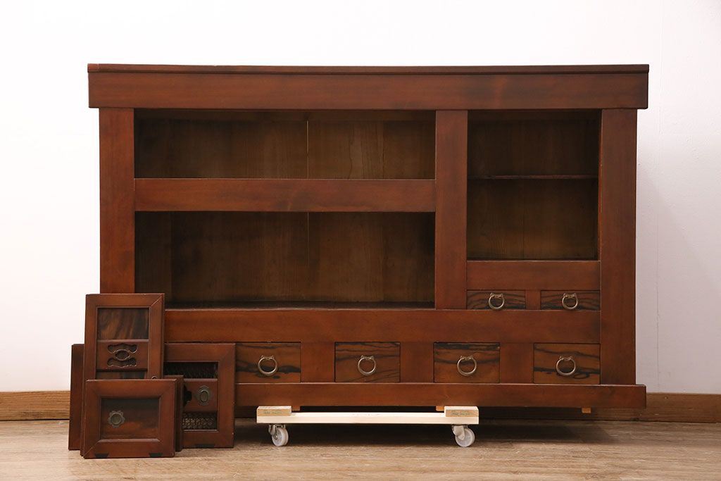 和製アンティーク　上手物!堂々とした存在感を放つ、珍しい五尺サイズの水屋箪笥・上段(サイドボード、収納棚、戸棚、重ね箪笥)(R-050404)