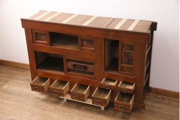 和製アンティーク　上手物!堂々とした存在感を放つ、珍しい五尺サイズの水屋箪笥・上段(サイドボード、収納棚、戸棚、重ね箪笥)(R-050404)