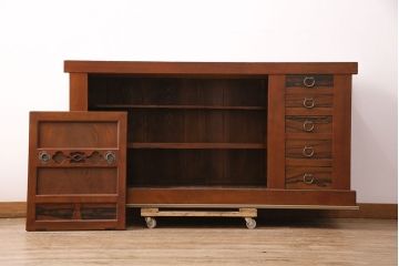 和製アンティーク　上手物!堂々とした存在感を放つ、珍しい五尺サイズの水屋箪笥・下段(サイドボード、収納棚、戸棚、重ね箪笥)(R-050405)