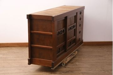 和製アンティーク　上手物!堂々とした存在感を放つ、珍しい五尺サイズの水屋箪笥・下段(サイドボード、収納棚、戸棚、重ね箪笥)(R-050405)