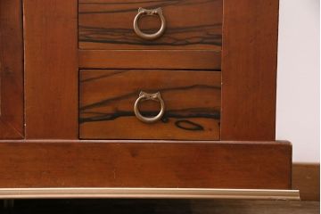 和製アンティーク　上手物!堂々とした存在感を放つ、珍しい五尺サイズの水屋箪笥・下段(サイドボード、収納棚、戸棚、重ね箪笥)(R-050405)