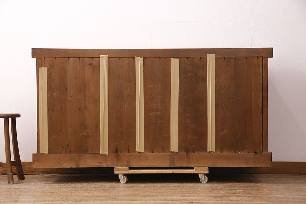 和製アンティーク　上手物!堂々とした存在感を放つ、珍しい五尺サイズの水屋箪笥・下段(サイドボード、収納棚、戸棚、重ね箪笥)(R-050405)