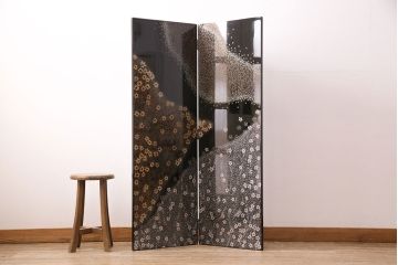 中古　美品　民芸家具　木曽塗り　3種の花の図柄が空間を彩る衝立(つい立て、パーテーション)(R-050410)