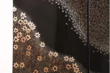 中古　美品　民芸家具　木曽塗り　3種の花の図柄が空間を彩る衝立(つい立て、パーテーション)(R-050410)