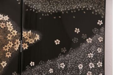 中古　美品　民芸家具　木曽塗り　3種の花の図柄が空間を彩る衝立(つい立て、パーテーション)(R-050410)