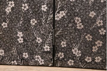 中古　美品　民芸家具　木曽塗り　3種の花の図柄が空間を彩る衝立(つい立て、パーテーション)(R-050410)