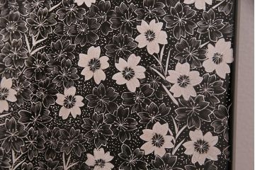 中古　美品　民芸家具　木曽塗り　3種の花の図柄が空間を彩る衝立(つい立て、パーテーション)(R-050410)