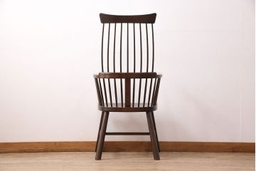 中古　美品　松本民芸家具　こだわりのインテリアにおすすめ!総ケヤキ材製のコムバックアームチェア(板座チェア、椅子、ダイニングチェア)(R-050411)