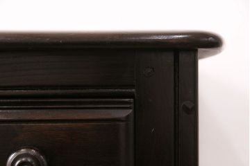 ヴィンテージ家具　イギリスビンテージ　ERCOL(アーコール)　old colonial(オールドコロニアル)　彫りの装飾が目を引くクラシカルなサイドボード(収納棚、キャビネット)(R-050416)