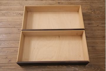 中古　軽井沢彫　菖蒲の彫刻が美しいワードローブ(洋服タンス、和箪笥)(R-050417)