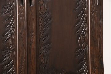 中古　軽井沢彫　菖蒲の彫刻が美しいワードローブ(洋服タンス、和箪笥)(R-050417)