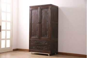 中古　軽井沢彫　菖蒲の彫刻が美しいワードローブ(洋服タンス、和箪笥)(R-050417)