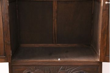 中古　軽井沢彫　菖蒲の彫刻が美しいワードローブ(洋服タンス、和箪笥)(R-050417)