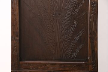 中古　軽井沢彫　菖蒲の彫刻が美しいワードローブ(洋服タンス、和箪笥)(R-050417)