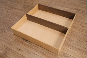 中古　軽井沢彫　菖蒲の彫刻が美しいワードローブ(洋服タンス、和箪笥)(R-050417)