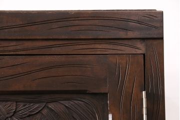 中古　軽井沢彫　菖蒲の彫刻が美しいワードローブ(洋服タンス、和箪笥)(R-050417)