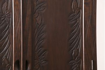 中古　軽井沢彫　菖蒲の彫刻が美しいワードローブ(洋服タンス、和箪笥)(R-050417)