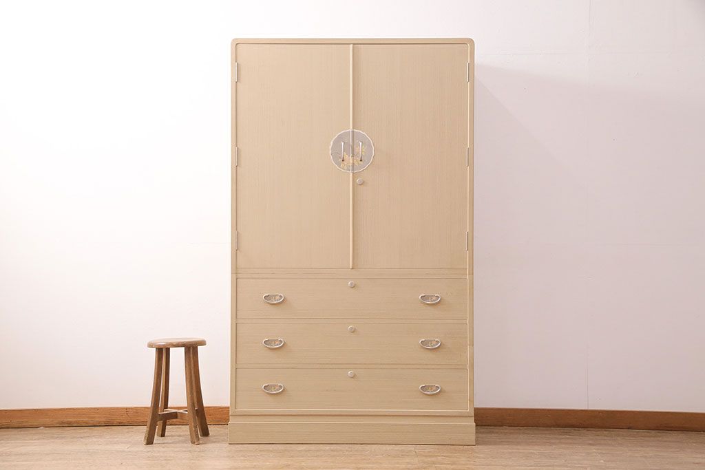 中古　伝統工芸　淡い色味の引手が上品さを引き立てる高級な加茂総桐箪笥(総桐たんす、和タンス、衣装箪笥、柾目、胴厚)(定価約90万円)(R-050420)