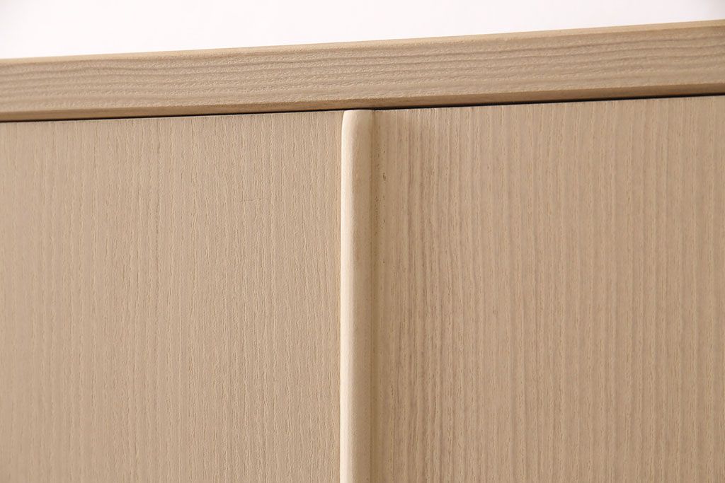 中古　伝統工芸　淡い色味の引手が上品さを引き立てる高級な加茂総桐箪笥(総桐たんす、和タンス、衣装箪笥、柾目、胴厚)(定価約90万円)(R-050420)