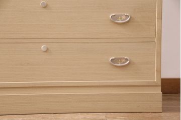 中古　伝統工芸　淡い色味の引手が上品さを引き立てる高級な加茂総桐箪笥(総桐たんす、和タンス、衣装箪笥、柾目、胴厚)(定価約90万円)(R-050420)