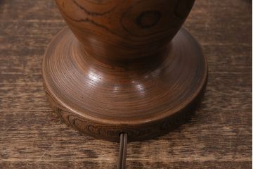 中古　たくみ工芸　ケヤキ・栗材　モダンな佇まいが魅力の丸傘電気スタンド(デスクスタンド、置き型照明、卓上照明)(R-050421)