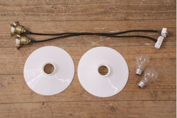 アンティーク照明　古き良き時代の味を感じる平笠シェードのペンダントライト2個セット(吊り下げ照明、天井照明)(R-050422)