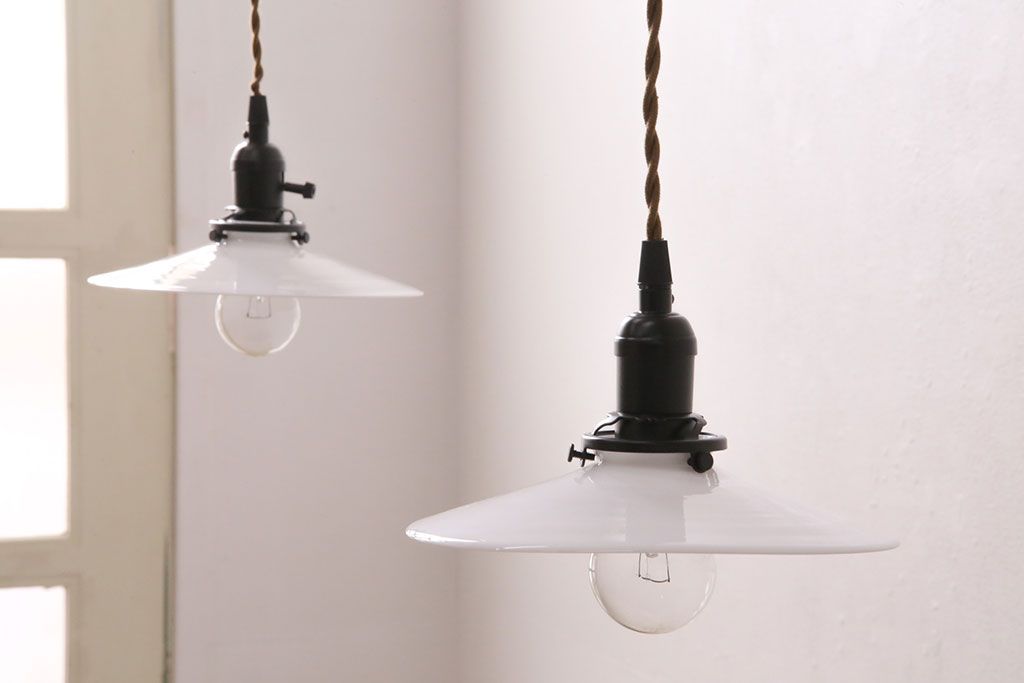 アンティーク照明　レトロな空間を演出するシンプルな吊り下げ照明2個セット(ペンダントライト、天井照明、電笠、平笠シェード)(R-050425)