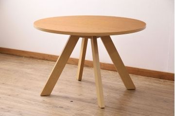 中古　arflex(アルフレックス)　MEDUSA(メデューサ)シリーズ　洗練されたデザインが目を惹くテーブル(ダイニングテーブル、ラウンドテーブル)(R-050426)