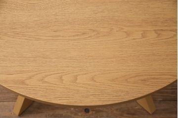 中古　arflex(アルフレックス)　MEDUSA(メデューサ)シリーズ　洗練されたデザインが目を惹くテーブル(ダイニングテーブル、ラウンドテーブル)(R-050426)