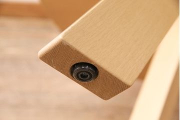 中古　arflex(アルフレックス)　MEDUSA(メデューサ)シリーズ　洗練されたデザインが目を惹くテーブル(ダイニングテーブル、ラウンドテーブル)(R-050426)