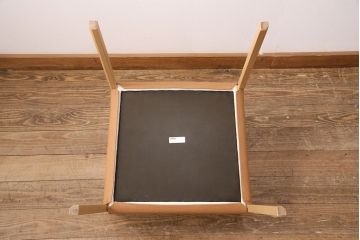 中古　arflex(アルフレックス)　RINN(リン)シリーズ　レザーグレード1　流れるような細身のラインが美しいオーク材製アームチェア(定価約9万円)(椅子、ダイニングチェア)(R-050428)