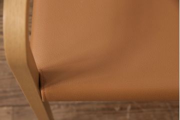 中古　arflex(アルフレックス)　RINN(リン)シリーズ　レザーグレード1　流れるような細身のラインが美しいオーク材製アームチェア(定価約9万円)(椅子、ダイニングチェア)(R-050430)